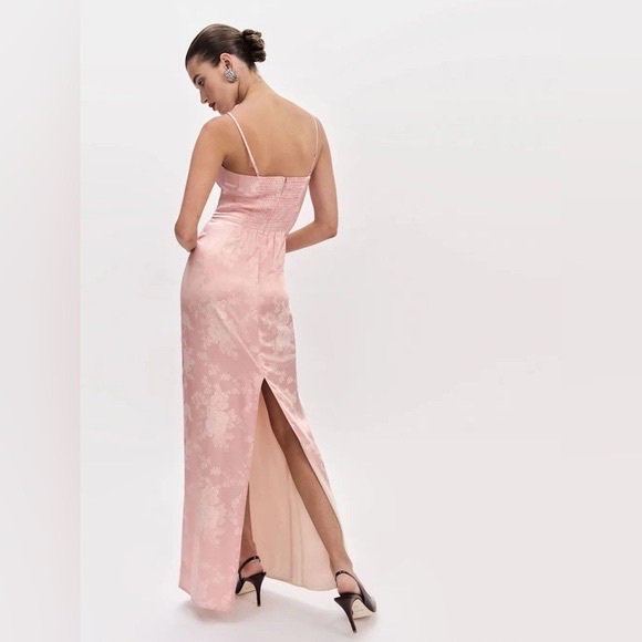 Reformation Frankie Dress In Powder Pink, brand new without tags, no flaws. - Picture 4 of 6